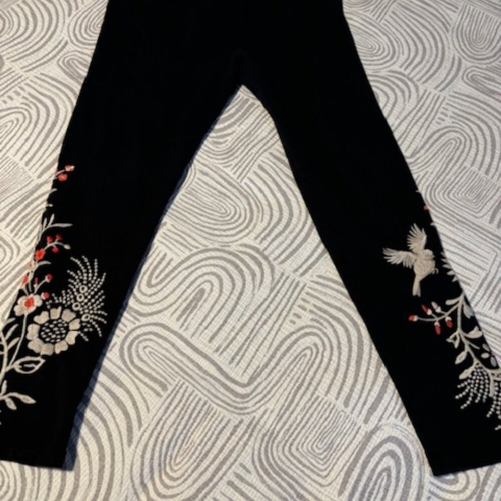 JW Los Angeles Embroidered Floral Leggings